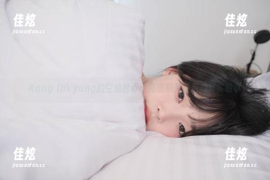 Kang Inkyung的空姐世界：高清照片背后的真实故事